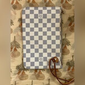 LOUIS VUITTON 
Damier Azur Neverfull PM Pochette